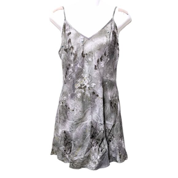 VICTORIA'S SECRET Silk Feather Print Chemise M - Picture 2 of 7